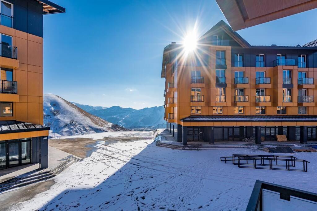 Spacious 2-Bed. Perfect For Family & Friends Gudauri Bagian luar foto
